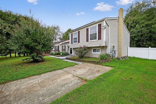 2225 Pinefield Way in Waldorf, MD - Building Photo - Building Photo