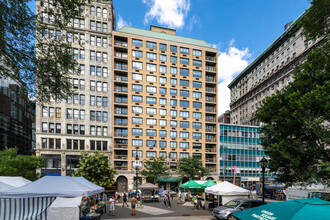 Carlyle Court in New York, NY - Building Photo - Building Photo