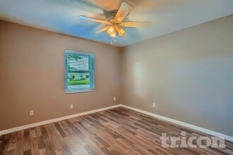 7841 Shadow Run Dr in Largo, FL - Building Photo - Building Photo