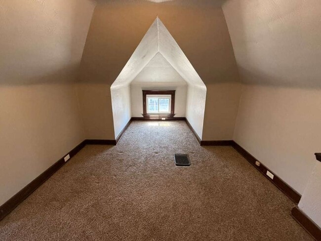 15401 Grovewood Ave in Cleveland, OH - Building Photo - Building Photo