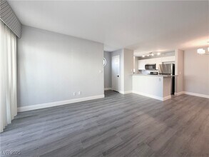 2961 Juniper Hills Blvd in Las Vegas, NV - Building Photo - Building Photo