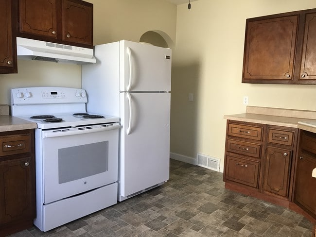 5201 11th Avenue A in Moline, IL - Building Photo - Building Photo