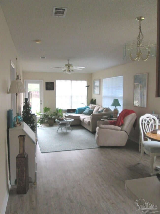 1649 Governor's Dr in Pensacola, FL - Building Photo - Building Photo