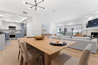 1409 Havenhurst Dr in West Hollywood, CA - Building Photo - Building Photo