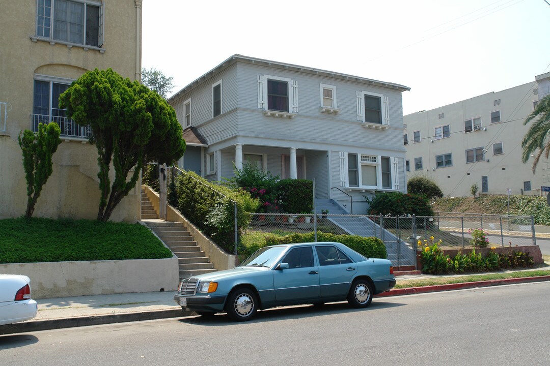 140 S Coronado St in Los Angeles, CA - Building Photo