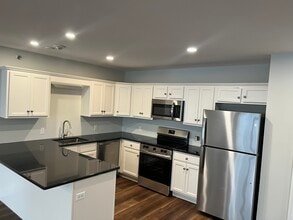 94 Danbury Rd, Unit 3 in Ridgefield, CT - Building Photo - Building Photo