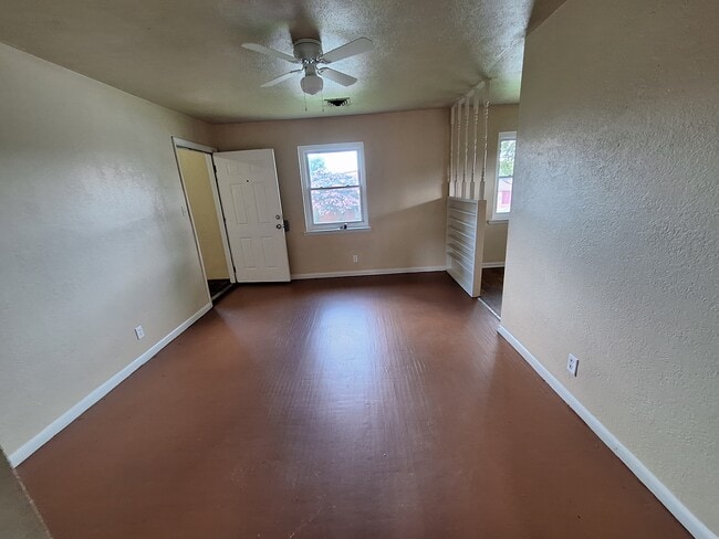 4302 Naomi Dr, Unit Apt. #3 in Louisville, KY - Foto de edificio - Building Photo