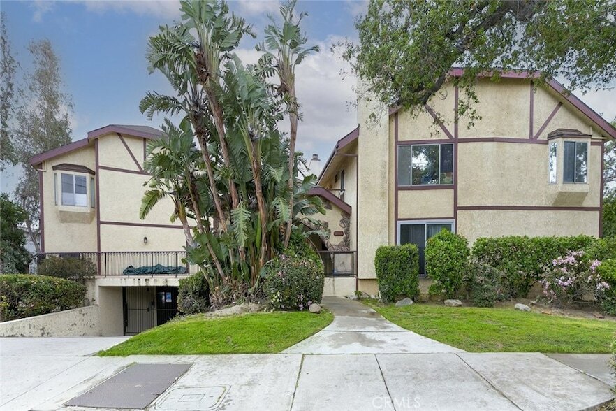 2850 Montrose Ave, Unit 6 in Glendale, CA - Building Photo