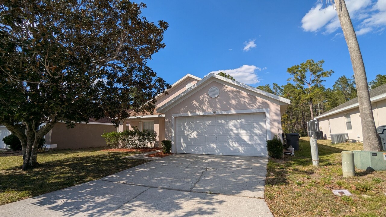 536 Pine Cone Dr in Davenport, FL - Building Photo