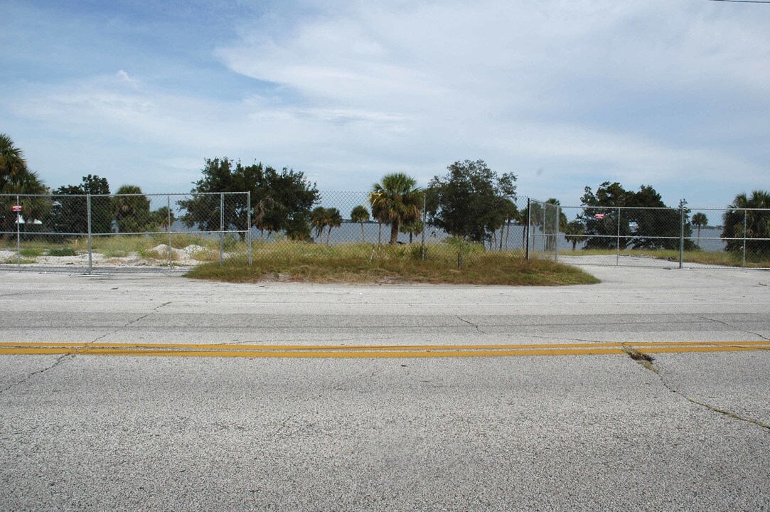 2003 Pineapple Ave in Melbourne, FL - Building Photo