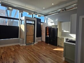 831 S Western Ave in Chicago, IL - Foto de edificio - Building Photo