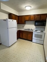 1102 Bluewater Dr, Unit B in Monticello, IN - Building Photo - Building Photo