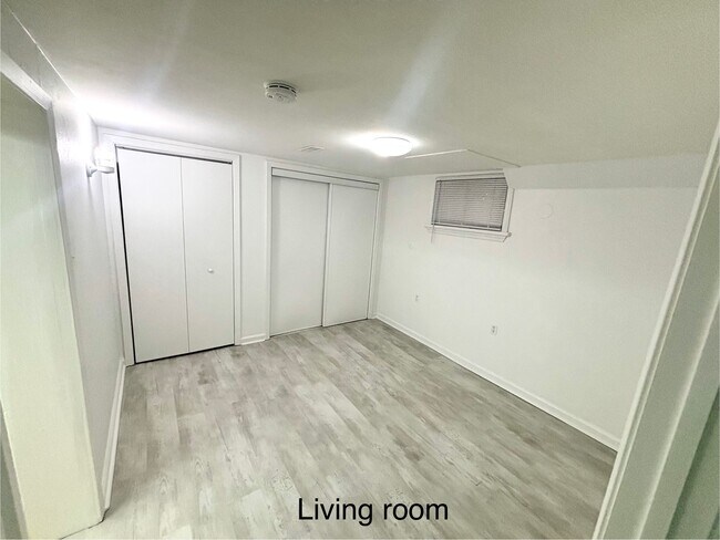 73 Westbourne Av in Toronto, ON - Building Photo - Building Photo