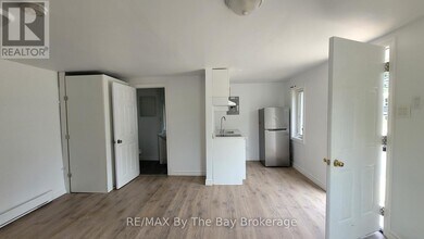 280 River Rd E in Wasaga Beach, ON - Building Photo - Building Photo