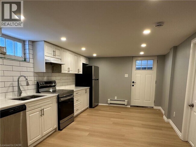 80 Glen Rd in Kitchener, ON - Building Photo - Building Photo