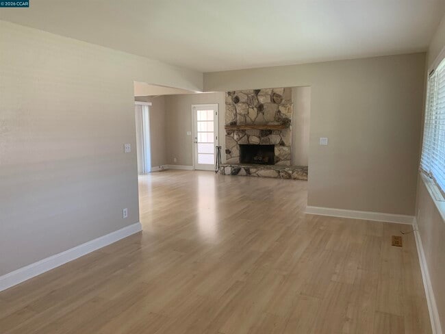 1608 Claycord Ave in Concord, CA - Building Photo - Building Photo