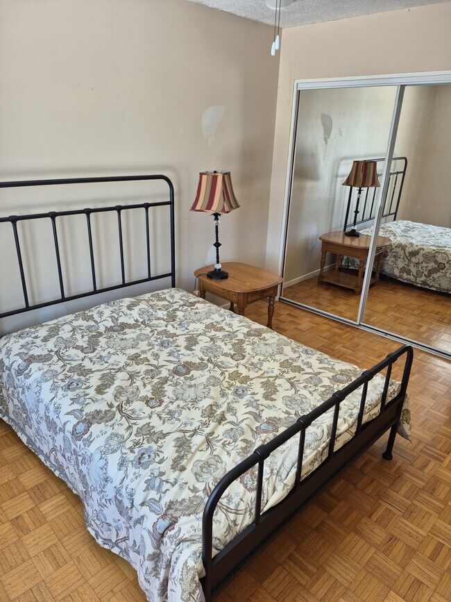 621 John Kennedy Way in Ottawa, ON - Building Photo - Building Photo