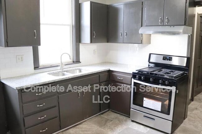 property at 307 1/2 Jefferson Ave