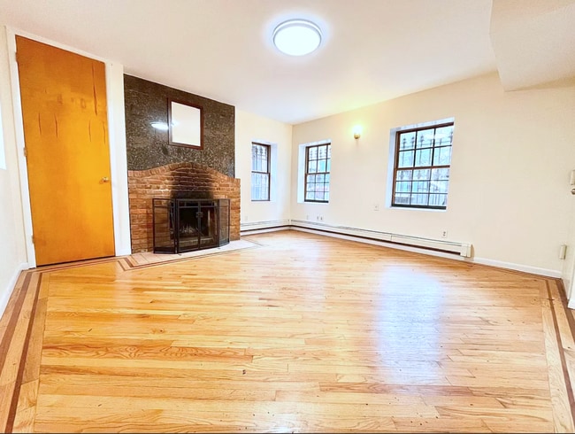 32 Greene Ave, Unit 1 in Brooklyn, NY - Building Photo - Building Photo