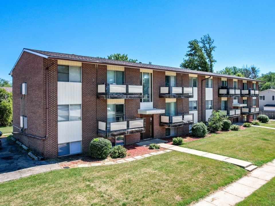 East Olive Apartments in Marshalltown, IA - Foto de edificio