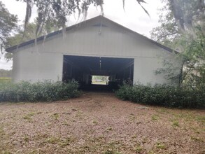 8035 NW 120th St in Reddick, FL - Foto de edificio - Building Photo