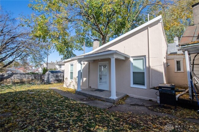 243 Oak St, Unit 241 in Dayton, OH - Building Photo - Building Photo