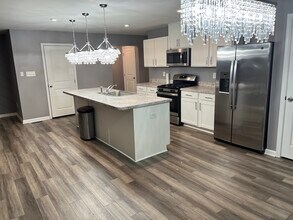 208 Normandy Cres in Williamsburg, VA - Building Photo - Building Photo