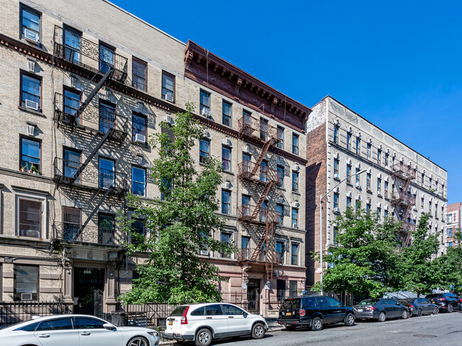 568 W 173rd St in New York, NY - Building Photo - Building Photo