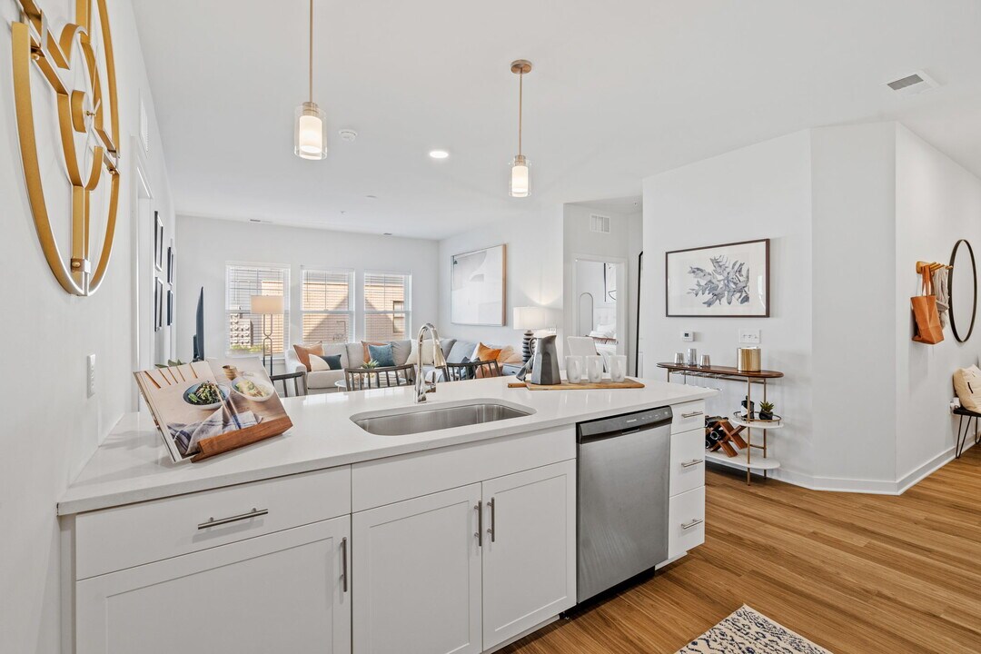 Elwood Apartment Homes in Shakopee, MN - Building Photo