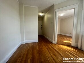 1191 Boylston St, Unit 53 in Boston, MA - Foto de edificio - Building Photo