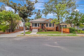 2280 Hanover St in Palo Alto, CA - Building Photo - Building Photo