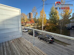 2121 N Riverboat Rd in Milwaukee, WI - Building Photo - Building Photo