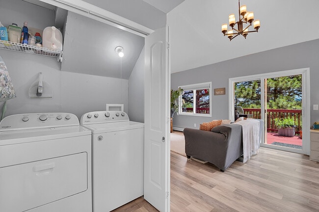 32187 Sylvan Rd in Golden, CO - Building Photo - Building Photo