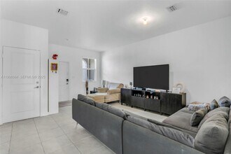 12774 NW 22nd Pl in North Miami, FL - Building Photo - Building Photo