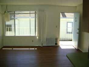 1525 22nd St, Unit 8 in Sacramento, CA - Foto de edificio - Building Photo