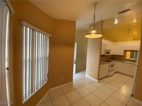 909 SE 14th St in Cape Coral, FL - Building Photo - Building Photo