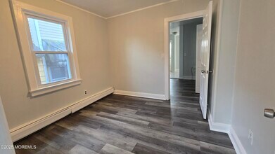 11 St Peters Pl in Keansburg, NJ - Foto de edificio - Building Photo