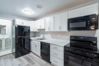 Jordan Court Apartments in Kent, OH - Building Photo - Interior Photo