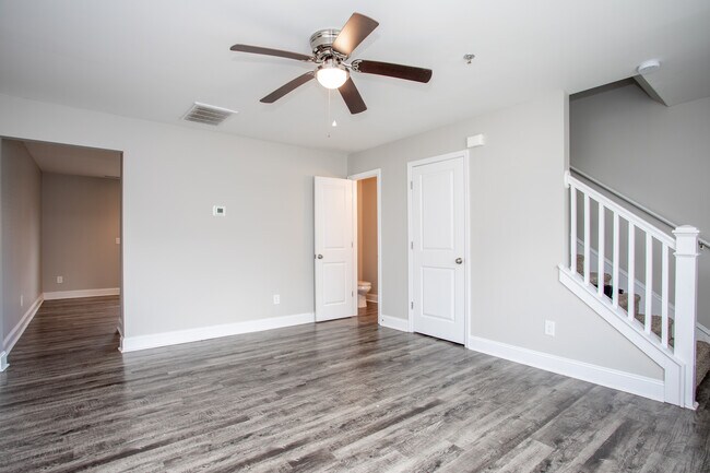 Caswell at Riverwalk in Jacksonville, NC - Foto de edificio - Interior Photo