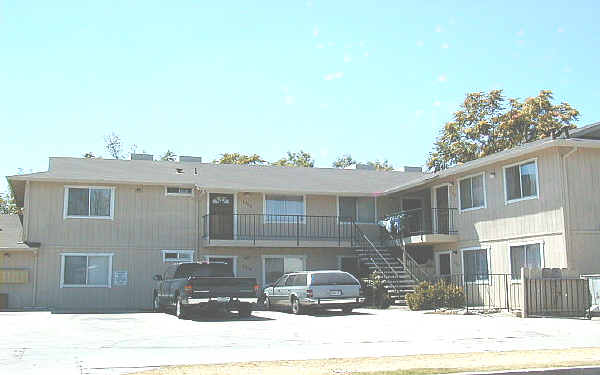 Kelly Ave in Merced, CA - Building Photo - Building Photo