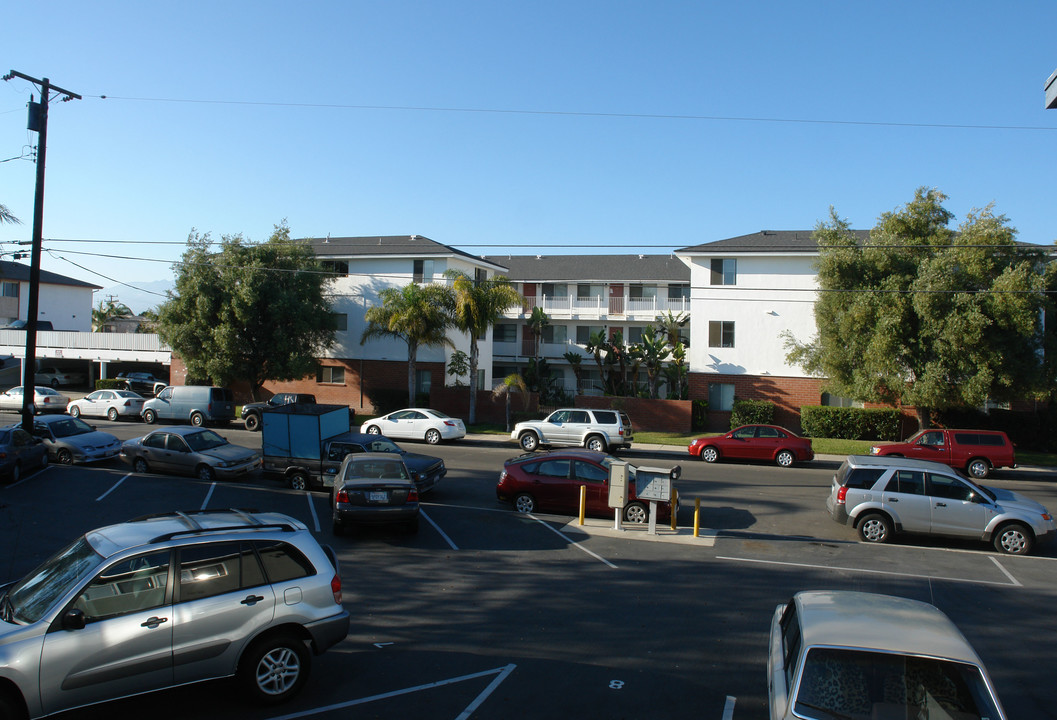 Embarcadero Apartments in Isla Vista, CA - Building Photo