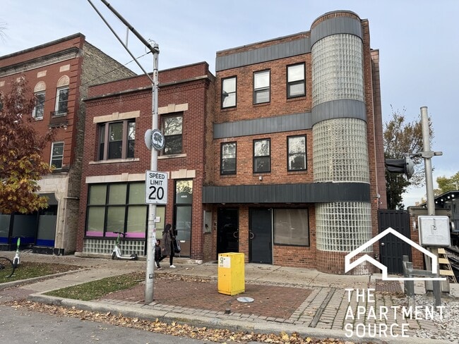 4642 N Francisco Ave, Unit 1