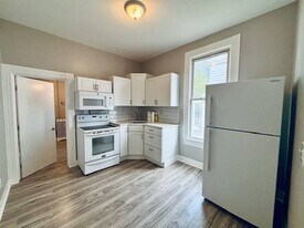 84 Saratoga Ave in Waterford, NY - Building Photo