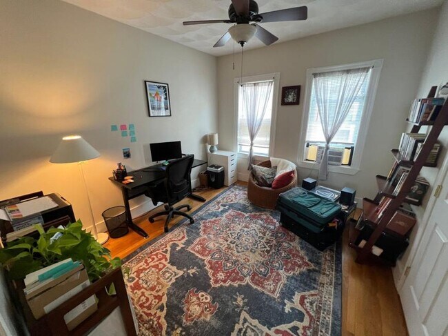 24 Ellington Rd in Somerville, MA - Building Photo - Building Photo