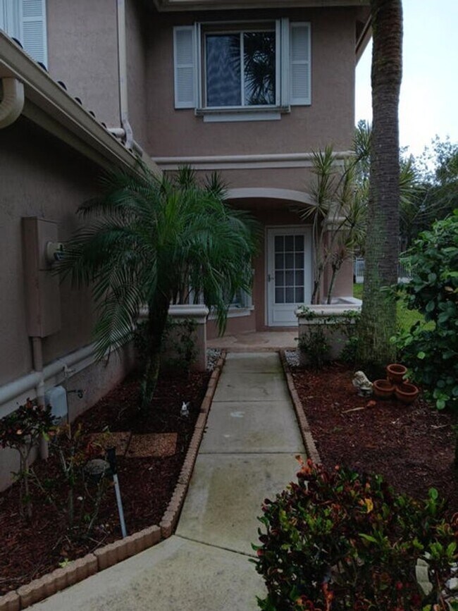 4983 Pinemore Ln in Lake Worth, FL - Building Photo - Building Photo