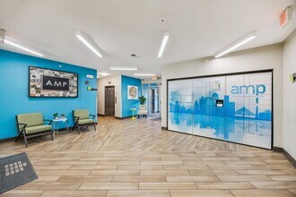 AMP Luxury Apartments in Louisville, KY - Foto de edificio - Building Photo