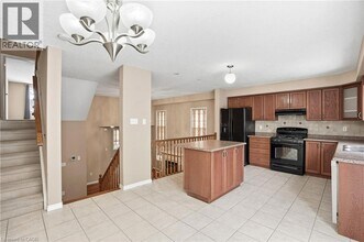 557 Wood Nettle Way in Waterloo, ON - Building Photo - Building Photo