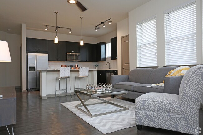 8100 Westheimer Rd in Houston, TX - Building Photo - Building Photo