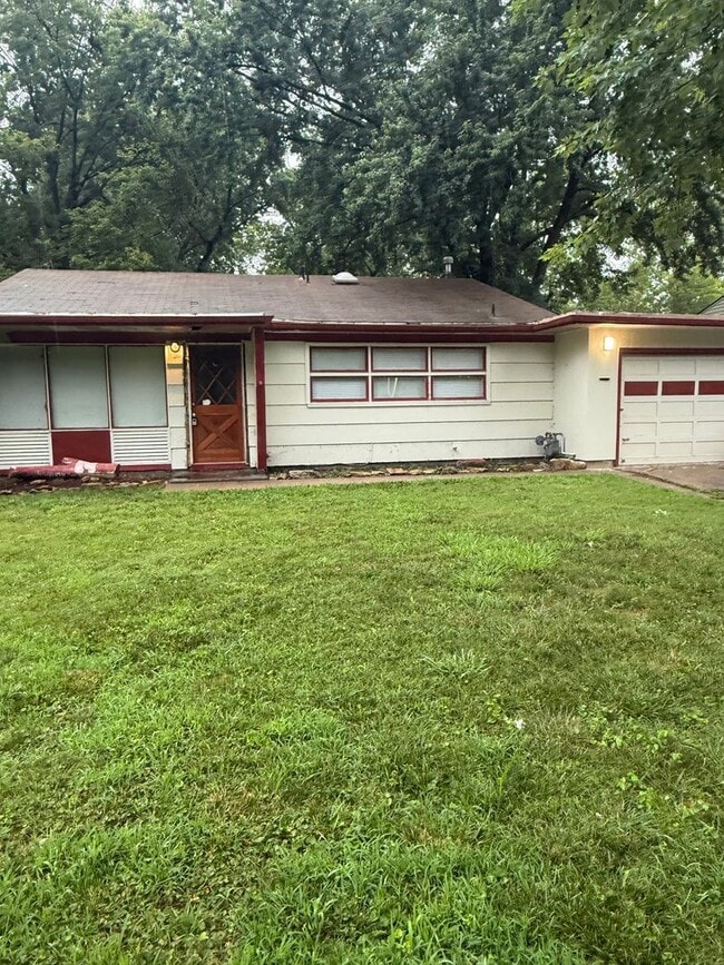 property at 1513 SW 23rd St