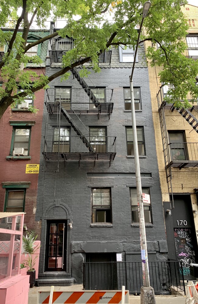 172 Elizabeth St in New York, NY - Building Photo - Primary Photo